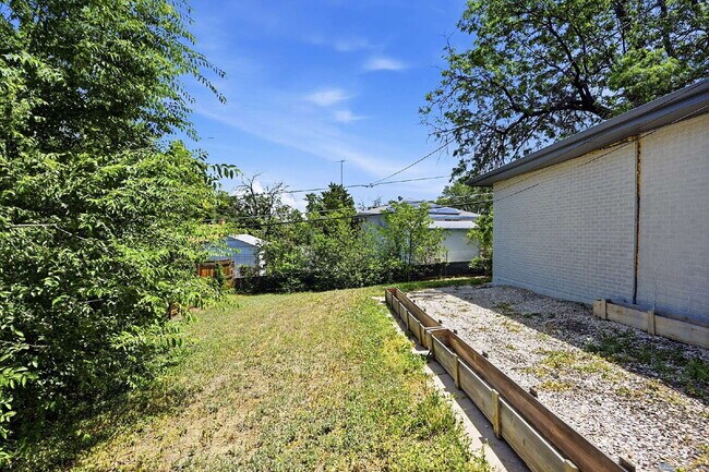 Building Photo - $2,795.95- 4 Bed, 2 Bath Home in Arvada with In-Unit Laundry and Fenced Yard!