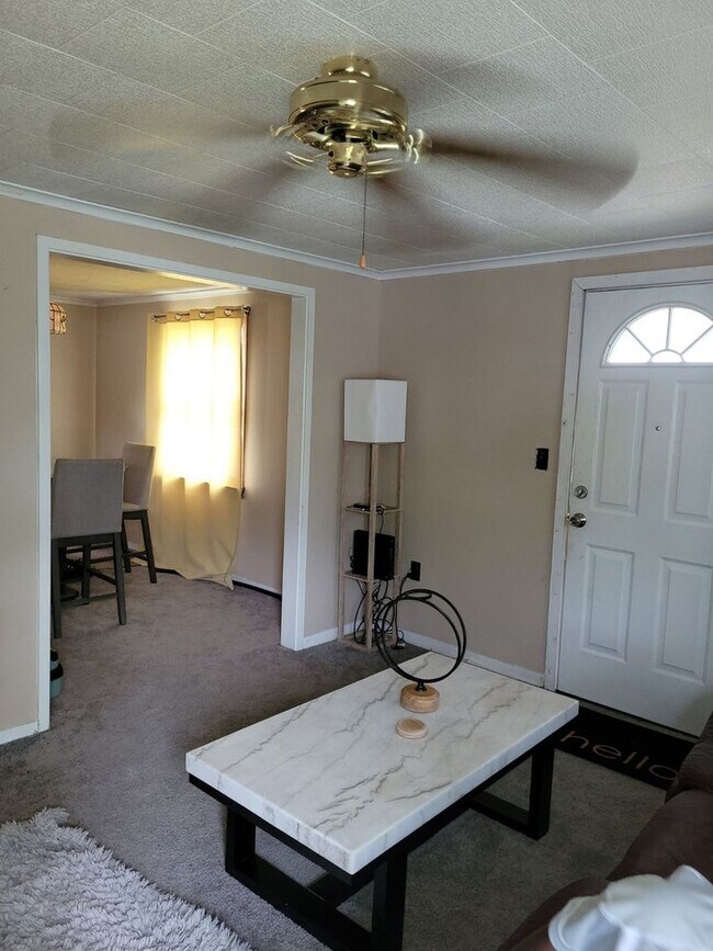 Building Photo - Charming 3BR House in Clairton
