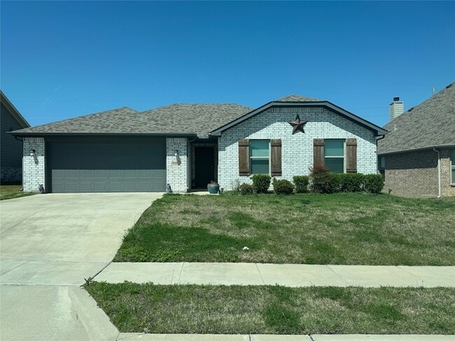 Primary Photo - 3409 Sandstone Dr