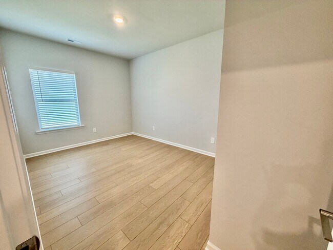 Building Photo - 202 Cobbdale Park Dr