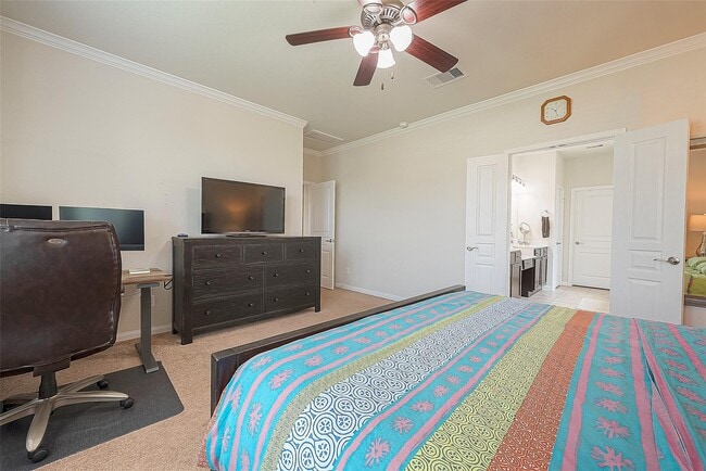 Building Photo - 15627 Huddleston Dr