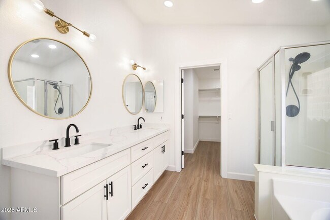 Building Photo - 16025 S 18th Dr