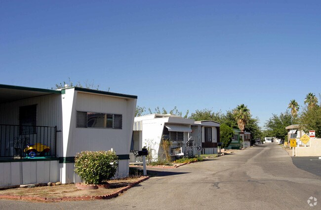 Building Photo - Desert Villa Mobile Home Park