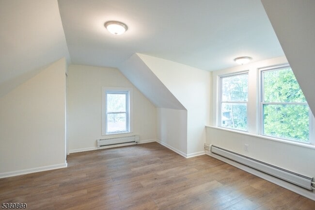 Building Photo - 34 Fairview Pl