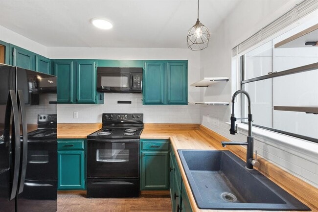 Building Photo - 1712 Timber Ridge Rd