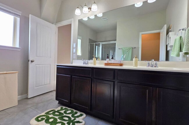 Building Photo - 3803 Lancer Cir