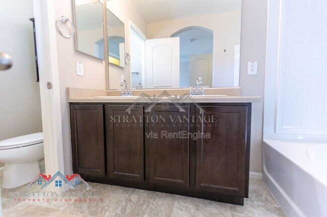 Building Photo - 2218 N 77th Dr