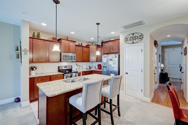 Building Photo - Beautiful Townhome with Garage, Fireplace, Close to Greenway, Dining & Shopping