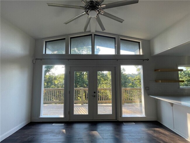 Building Photo - 42 Hope Dr