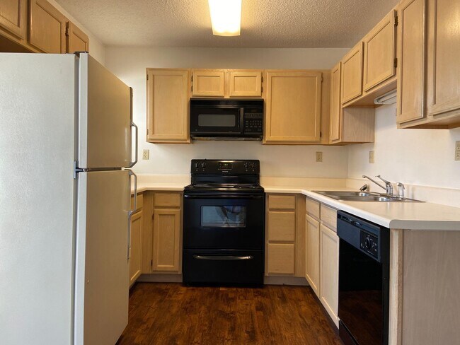 Building Photo - 135 Vixen Cir