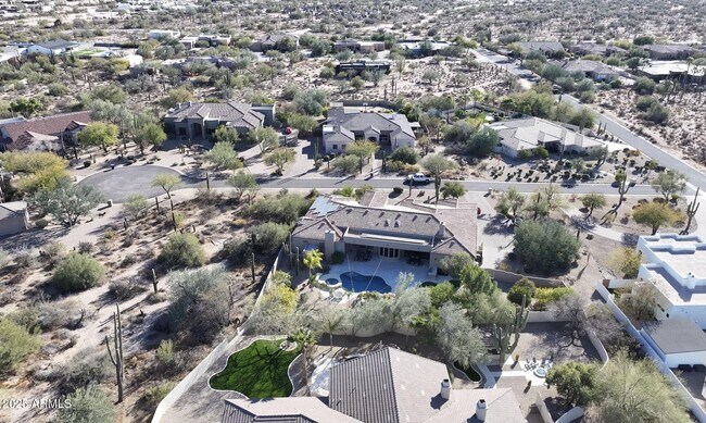 Building Photo - 6938 E Lomas Verdes Dr