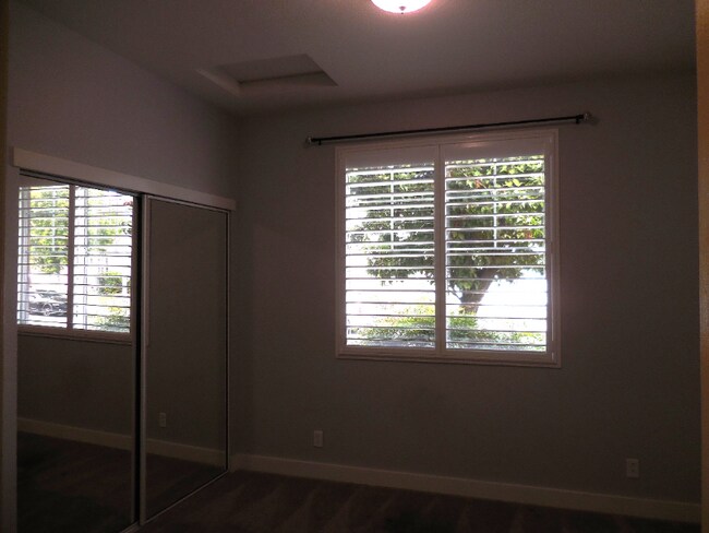 Building Photo - 1734 Lee Dr