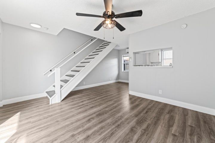 Building Photo - 1801 NE 56th St