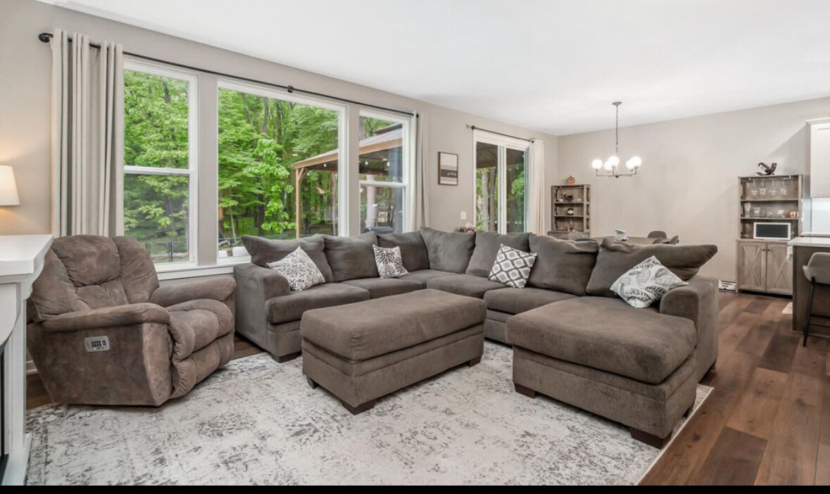 Building Photo - 10321 E C Ave