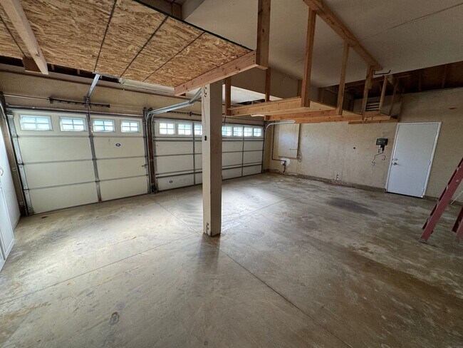 Building Photo - 2590 Taylor Ave