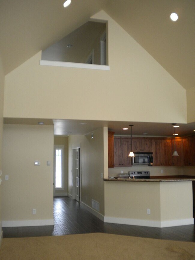 Building Photo - Near Sac Middle school and Morning Star Elem