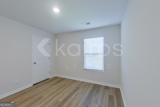 Building Photo - 109 Inez Ave