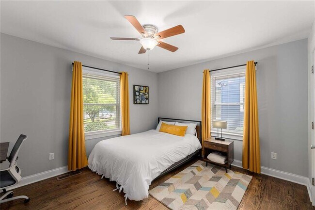 Building Photo - 1134 Knott St SE