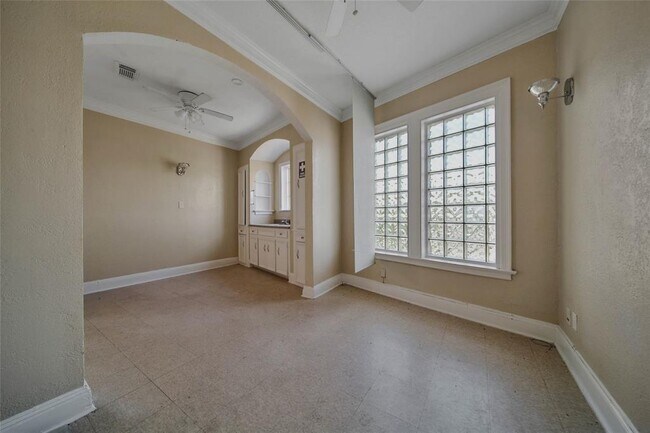 Building Photo - 5208 Harrisburg Blvd