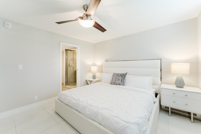 Building Photo - 601 N Ocean Blvd