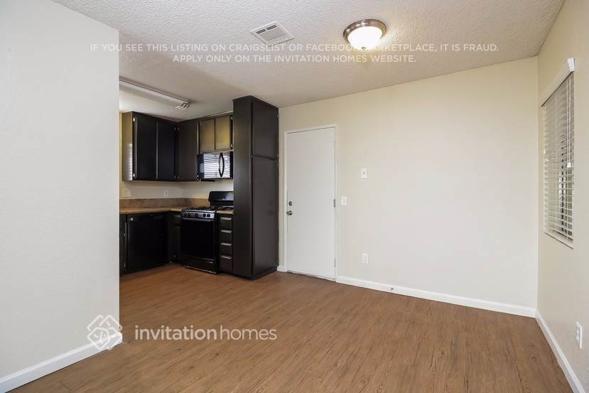 Building Photo - 14310 Agave St