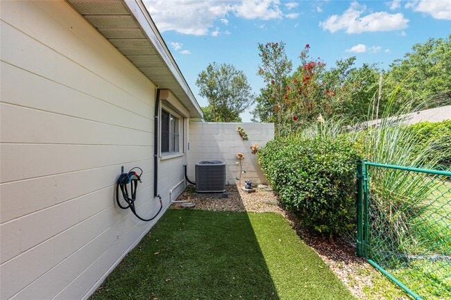 Building Photo - 9382 SW 89th Court Rd