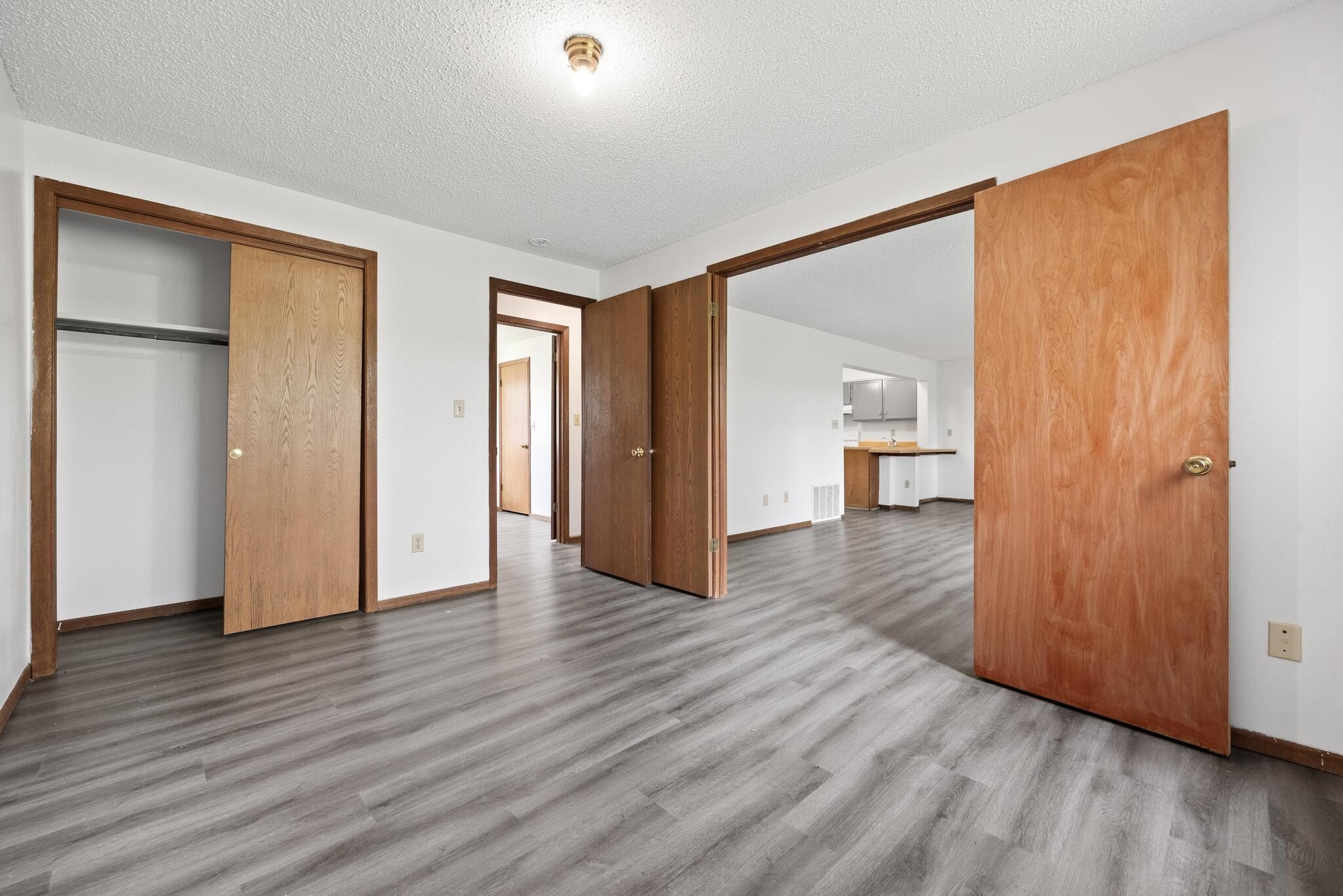 Building Photo - 740 Westwinds Dr