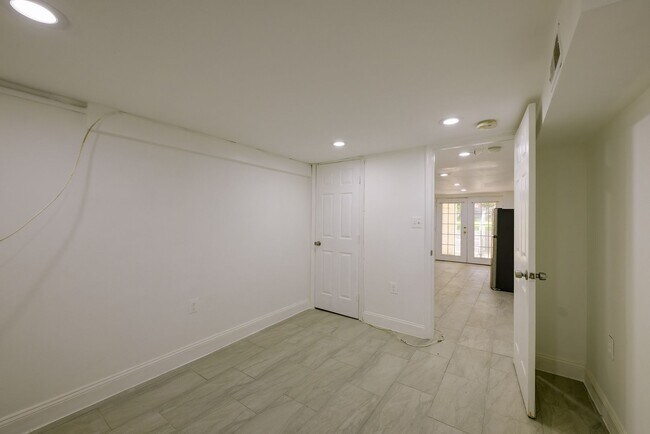 Building Photo - Charming & Renovated Petworth Rowhouse with Parking -  Available Now!