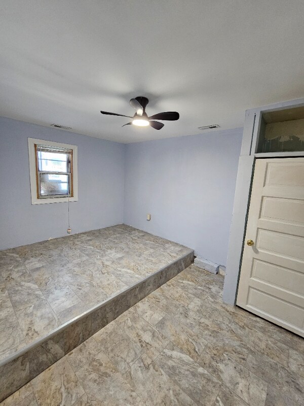 Building Photo - 1609 Spratley St