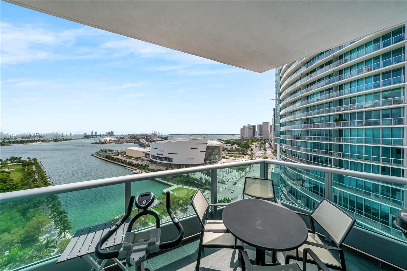 Building Photo - 900 Biscayne Blvd