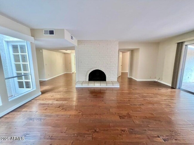 Building Photo - 5433 N 79th Pl