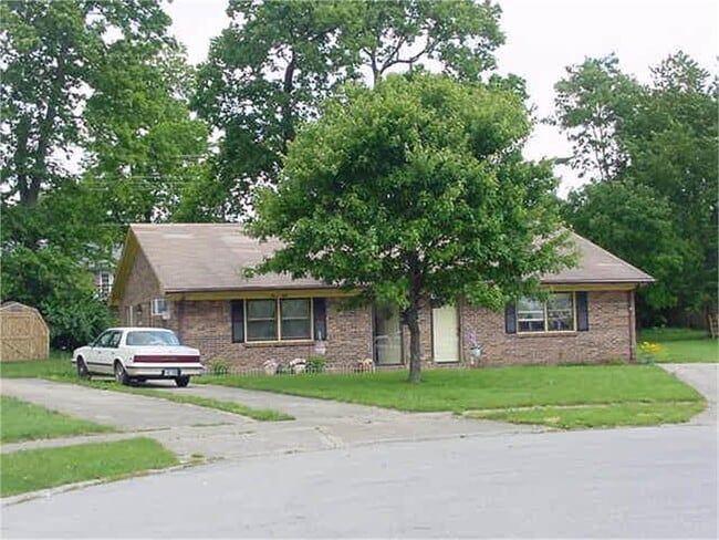 Primary Photo - 310 Garden Park Dr