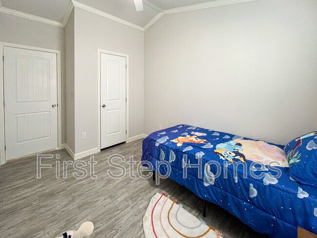 Building Photo - 175 Lamborghini Ln