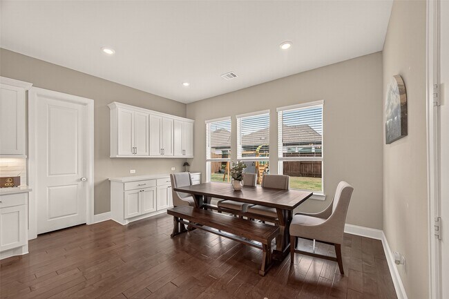 Building Photo - 3606 Canyon Dr