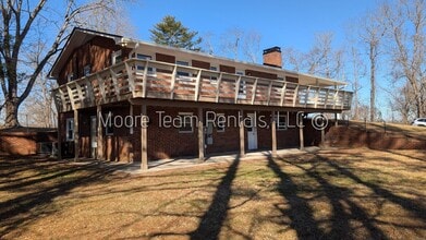 Building Photo - Spacious Updated Home on 1.6 Acres – Prime Location Near Arden, Fletcher & Mills River