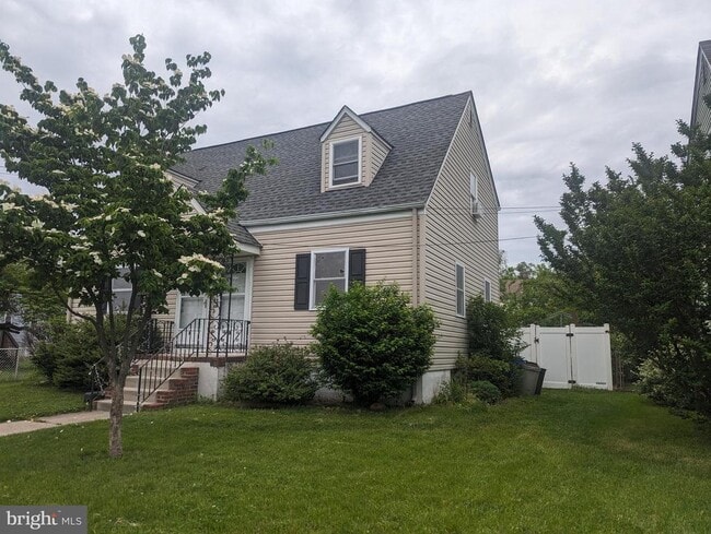Primary Photo - 1129 Center Ave