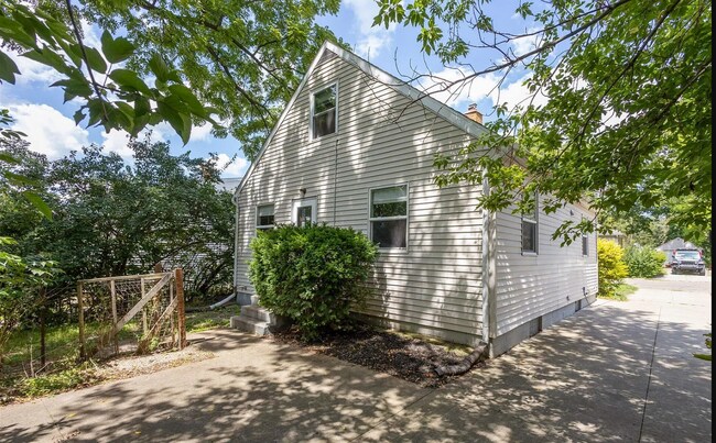 Building Photo - 1530 Snyder Rd