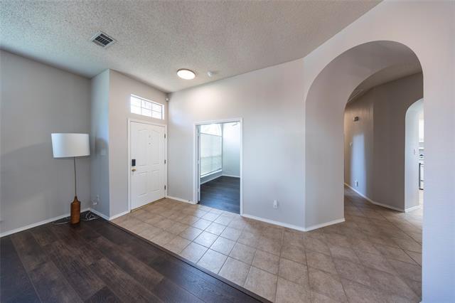Building Photo - 10403 Joy Dr