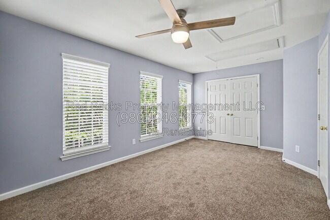 Building Photo - 15764 Castle Watch Ave