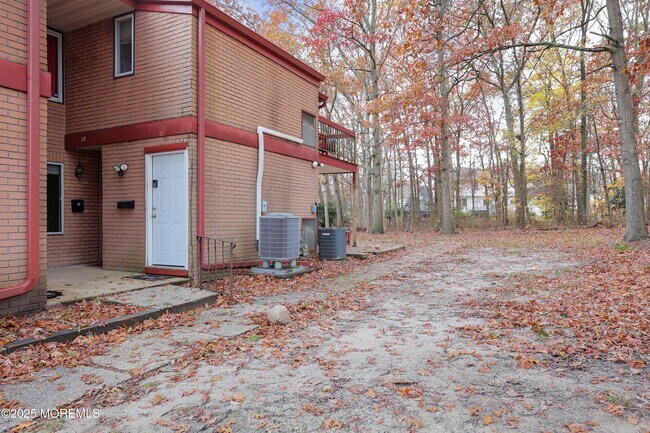 Building Photo - 89 Northrup Dr