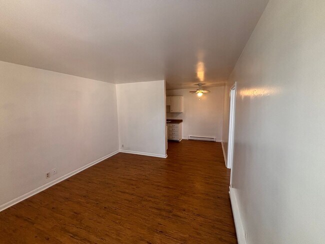 Building Photo - 2601 Hillsboro Pike