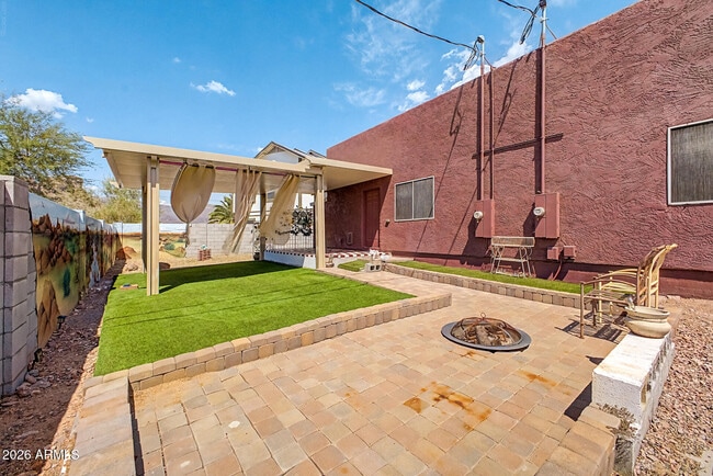 Building Photo - 6116 S Borego Rd