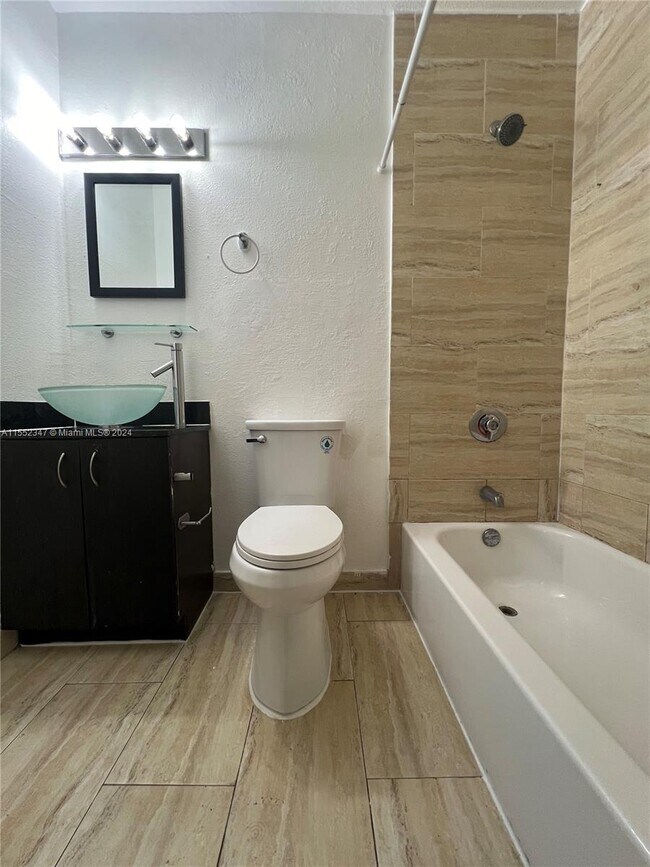 Building Photo - 1330 Pennsylvania Ave