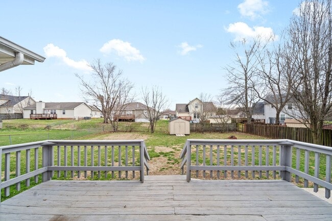 Building Photo - Pet Friendly Three Bedroom!