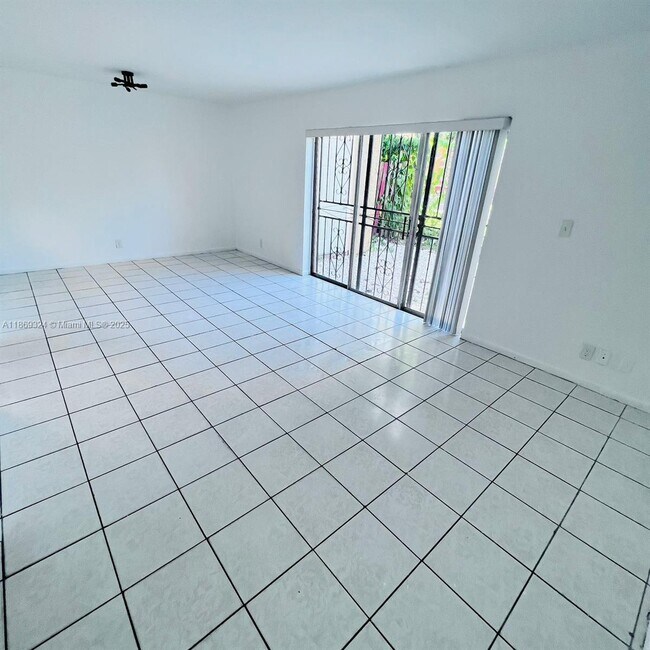 Building Photo - 5721 Blueberry Ct