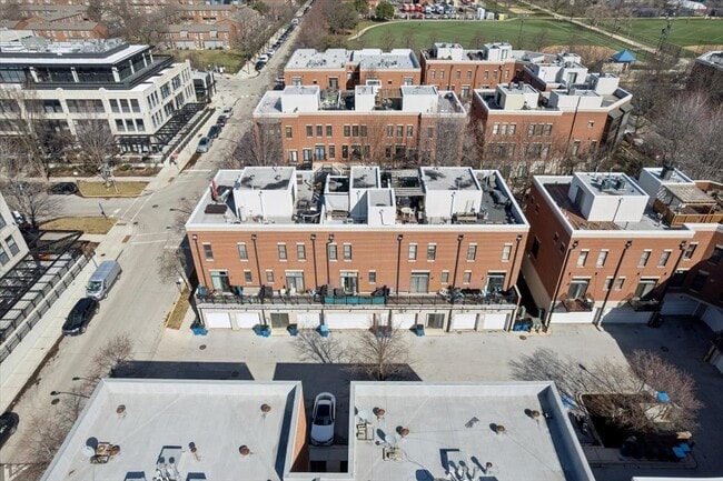 Building Photo - 943 W College Pkwy