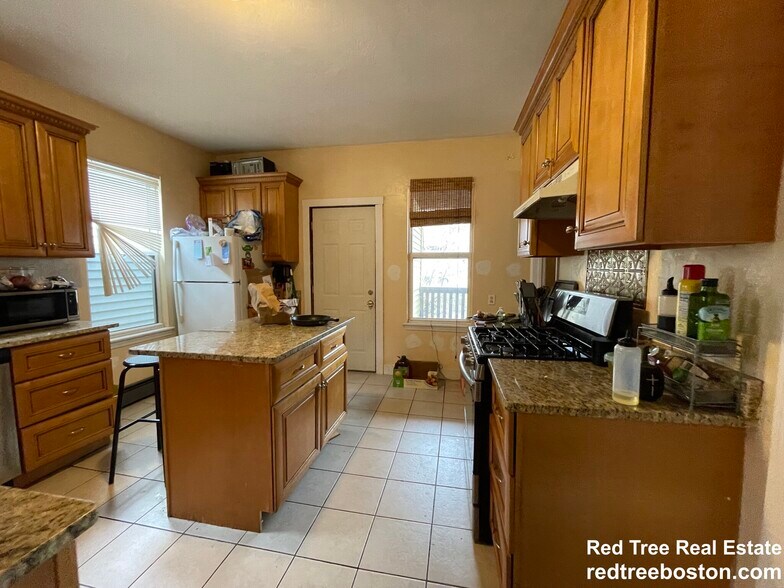 Unit 3 - 6 Eldora St