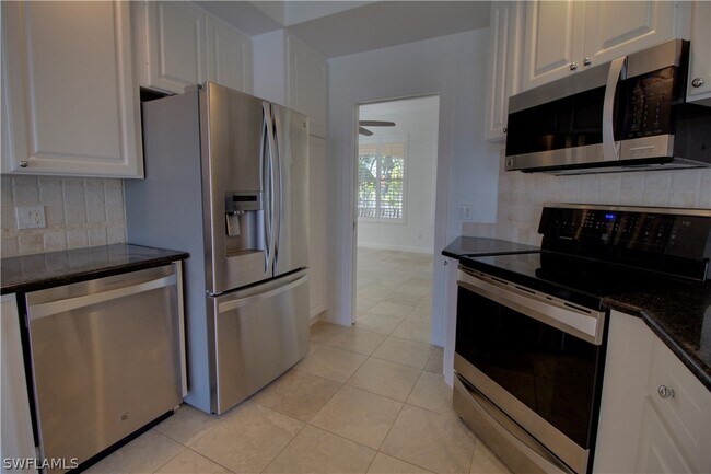 Building Photo - 7681 Sicilia Ct