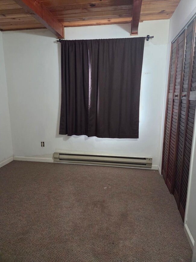 Building Photo - Charming 3-Bed, 2-Bath Home in Peaceful Tw...