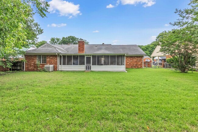 Building Photo - 5427 Shirlington Ave